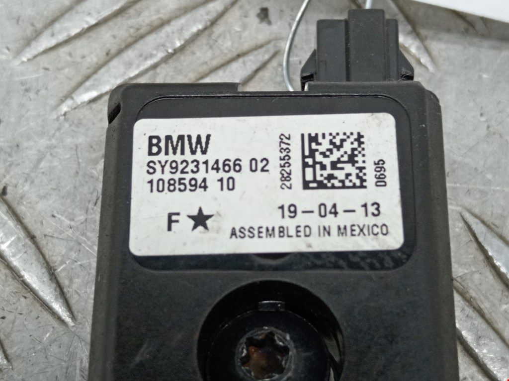 Усилитель антенны BMW 3er F30/F31/F80 2011-2019