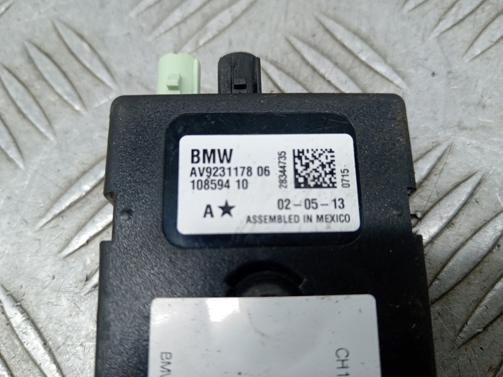 Усилитель антенны BMW 3er F30/F31/F80 2011-2019