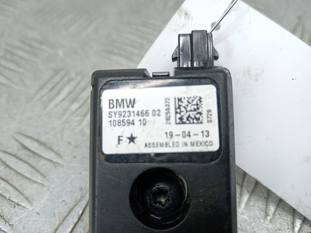 Усилитель антенны BMW 3er F30/F31/F80 2011-2019