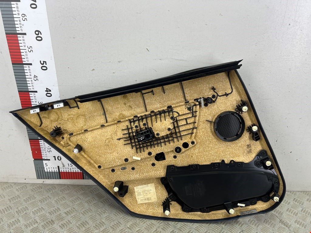 Обшивка двери задняя правая BMW 3er F30/F31/F80 2011-2019