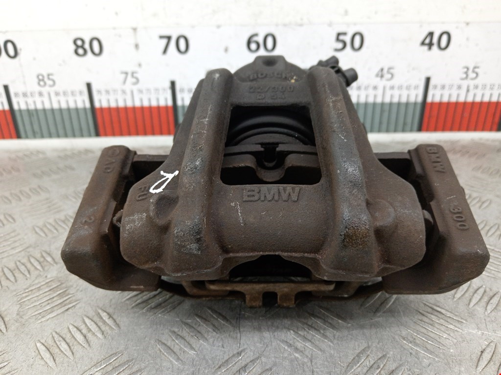 Суппорт передний правый BMW 3er F30/F31/F80 2011-2019