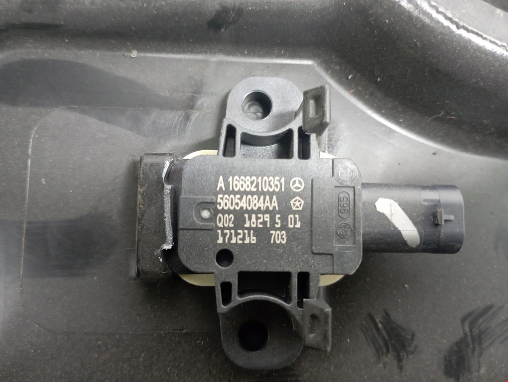 Стеклоподъемник передний правый MERCEDES-BENZ GLE-Class W166 2015-2018