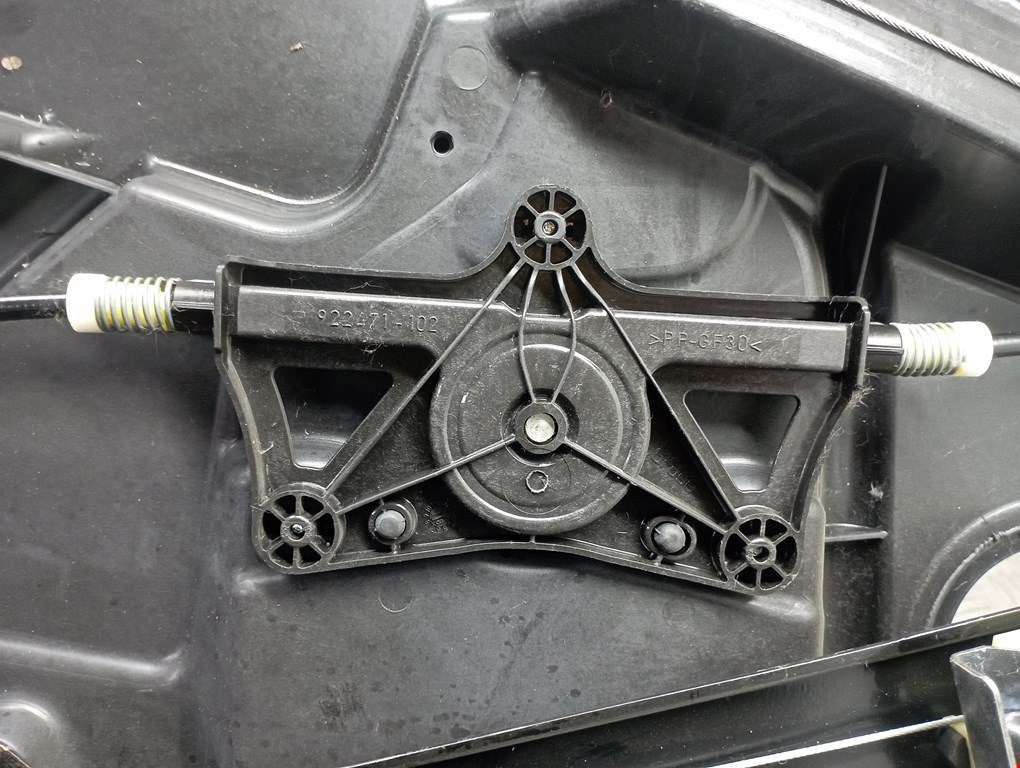 Стеклоподъемник передний правый MERCEDES-BENZ GLE-Class W166 2015-2018